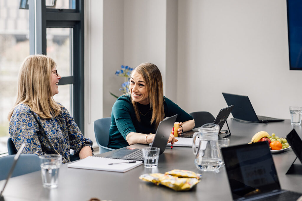 Collaborative HR and leadership support session